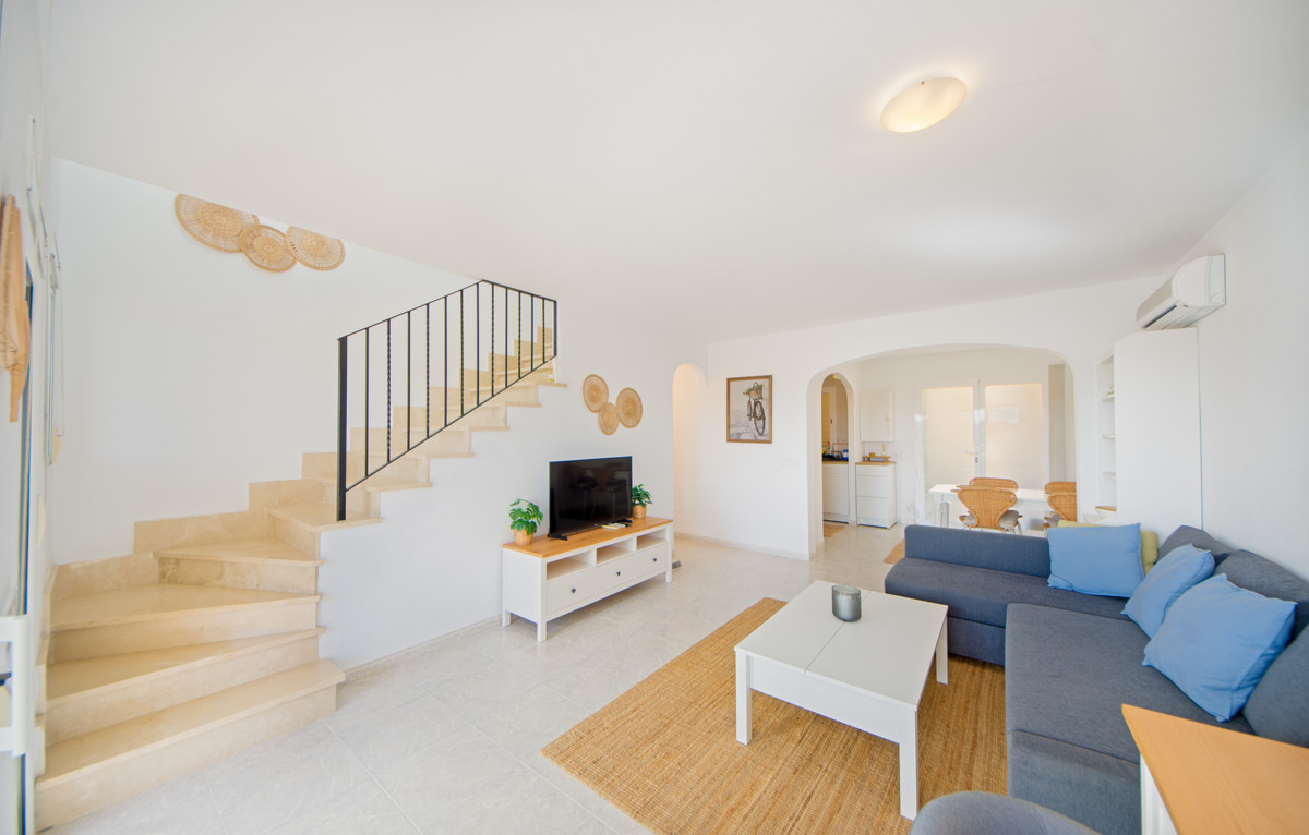 Reihenhaus Mallorca kaufen: Meerblick-Terrasse & strandnahe Toplage