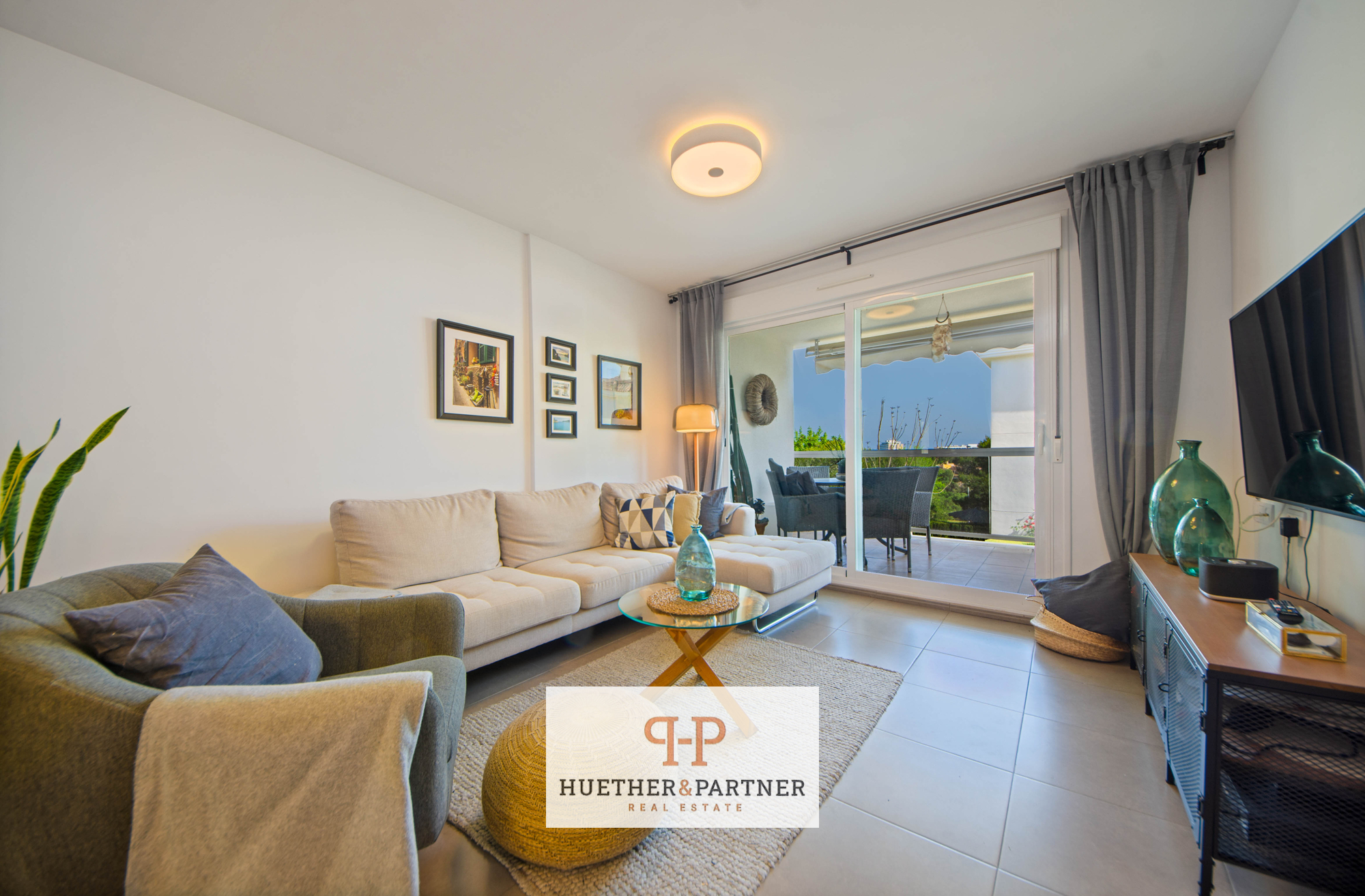 Moderne lichtdurchflutete Wohnung mit 2 Schlafzimmern und großem Balkon nahe Cala Antena auf Mallorca