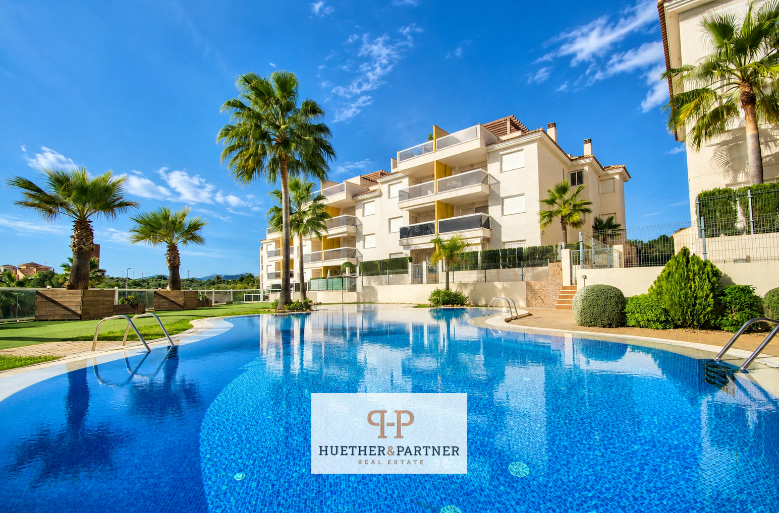 Moderne lichtdurchflutete Wohnung mit 2 Schlafzimmern und großem Balkon nahe Cala Antena auf Mallorca