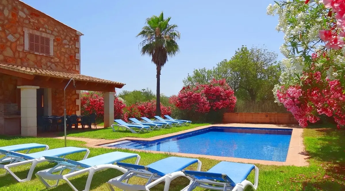 Pool-Finca auf ca. 20.000 m2 großem Grundstück zwischen Felanitx und Campos