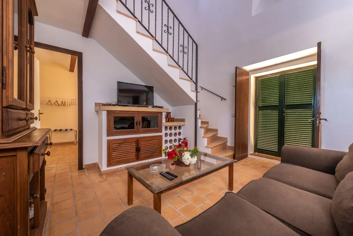 Finca mit Pool, Studio & Tennis in idyllischer Landlage — Foto 3