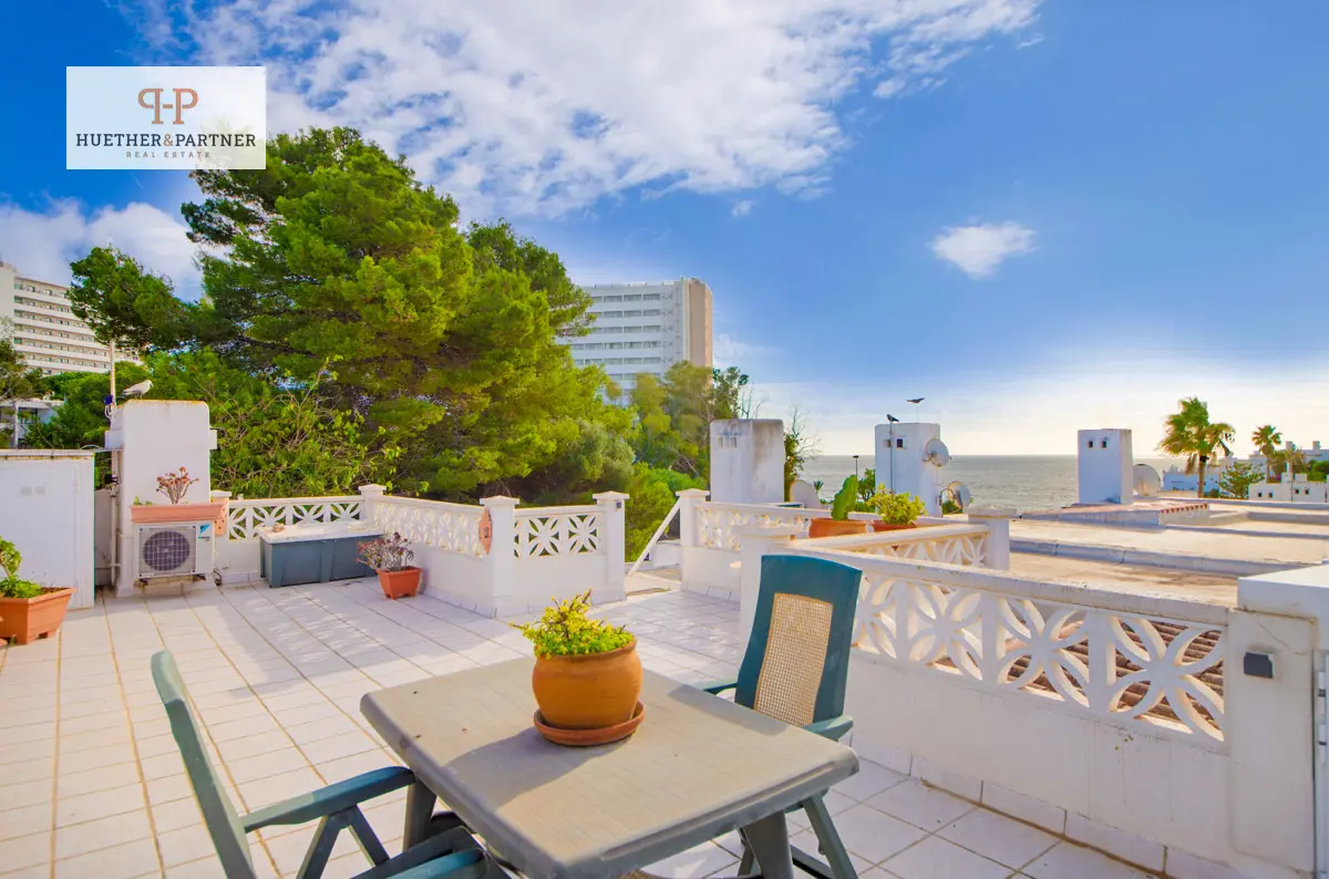 Meerblick-Wohnung mit 2 Schlafzimmern, Balkon, Dachterrasse
in Gemeinschafts-Anlage Mallorca