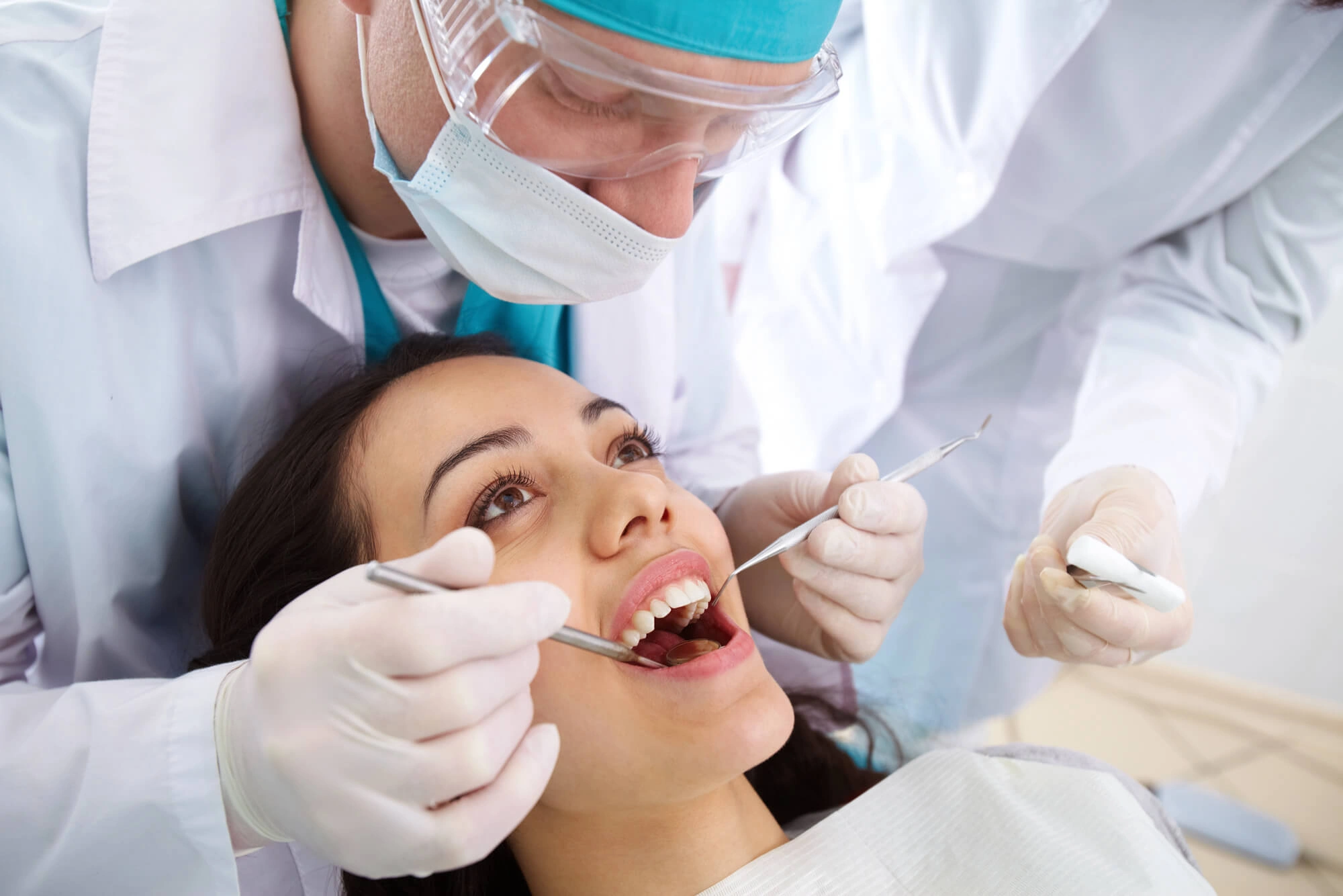 Dentist putting tooth fillings lansdale_