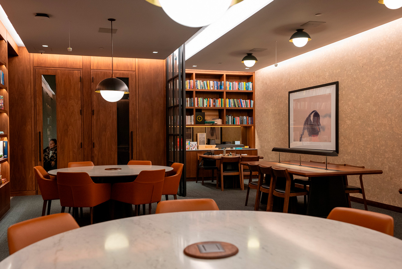 coworking round table