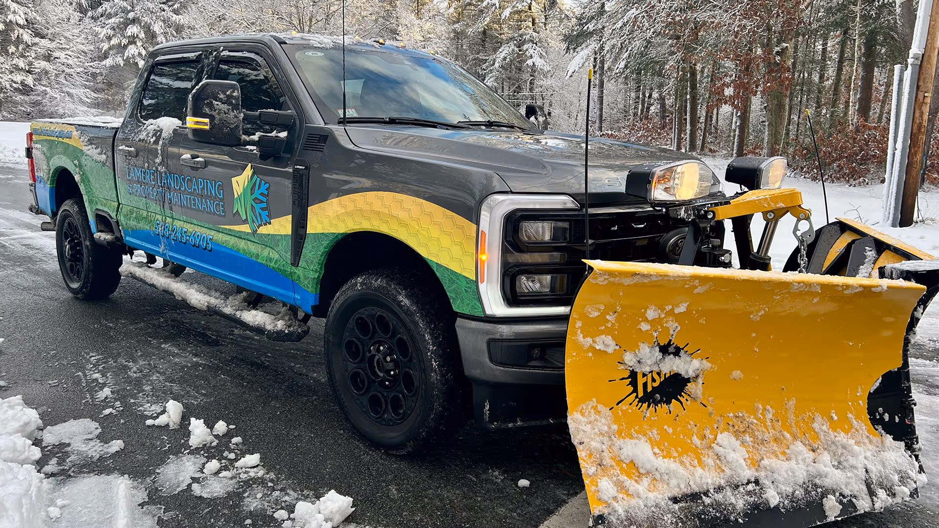 Snow plowing service in Lakeville MA driveway