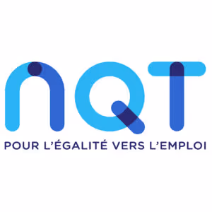 Logo with stylized blue letters 'nqt' and the caption 'Pour l’égalité vers l’emploi' in French.