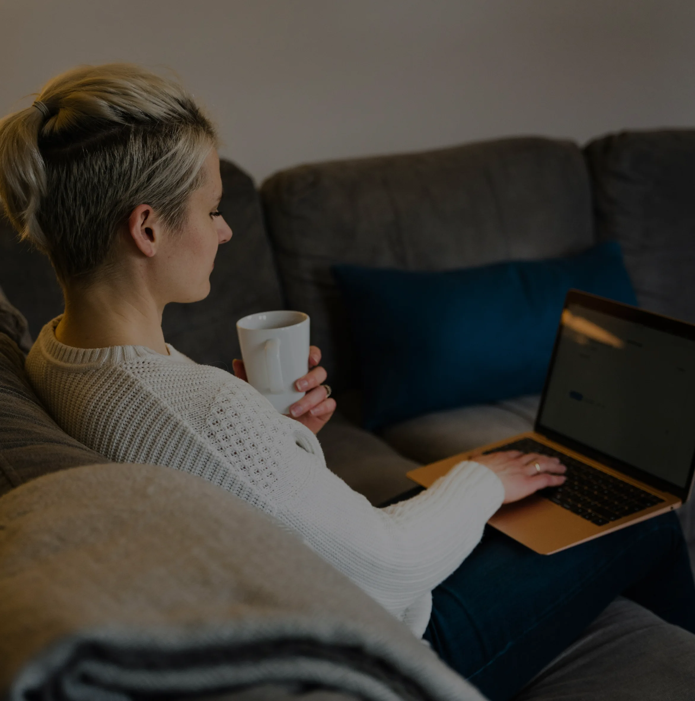 Arodesk-logo-background-image