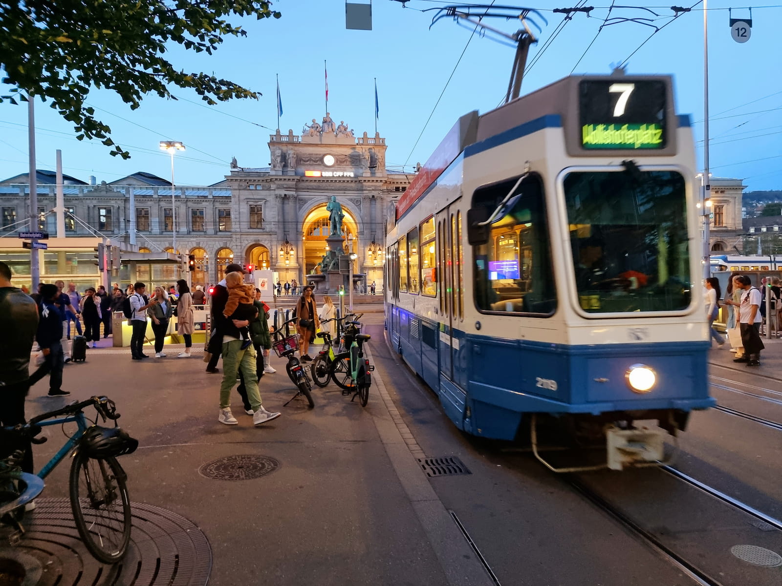 Fahrtkosten zur Arbeit von der Steuer absetzen: Bis zu 15'000 Franken möglich!