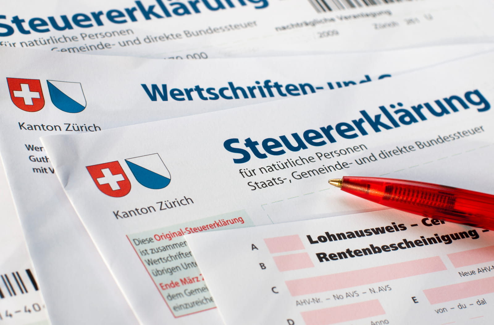 Abattements, forfaits & impôt à la source en Suisse : ce qui change en 2025