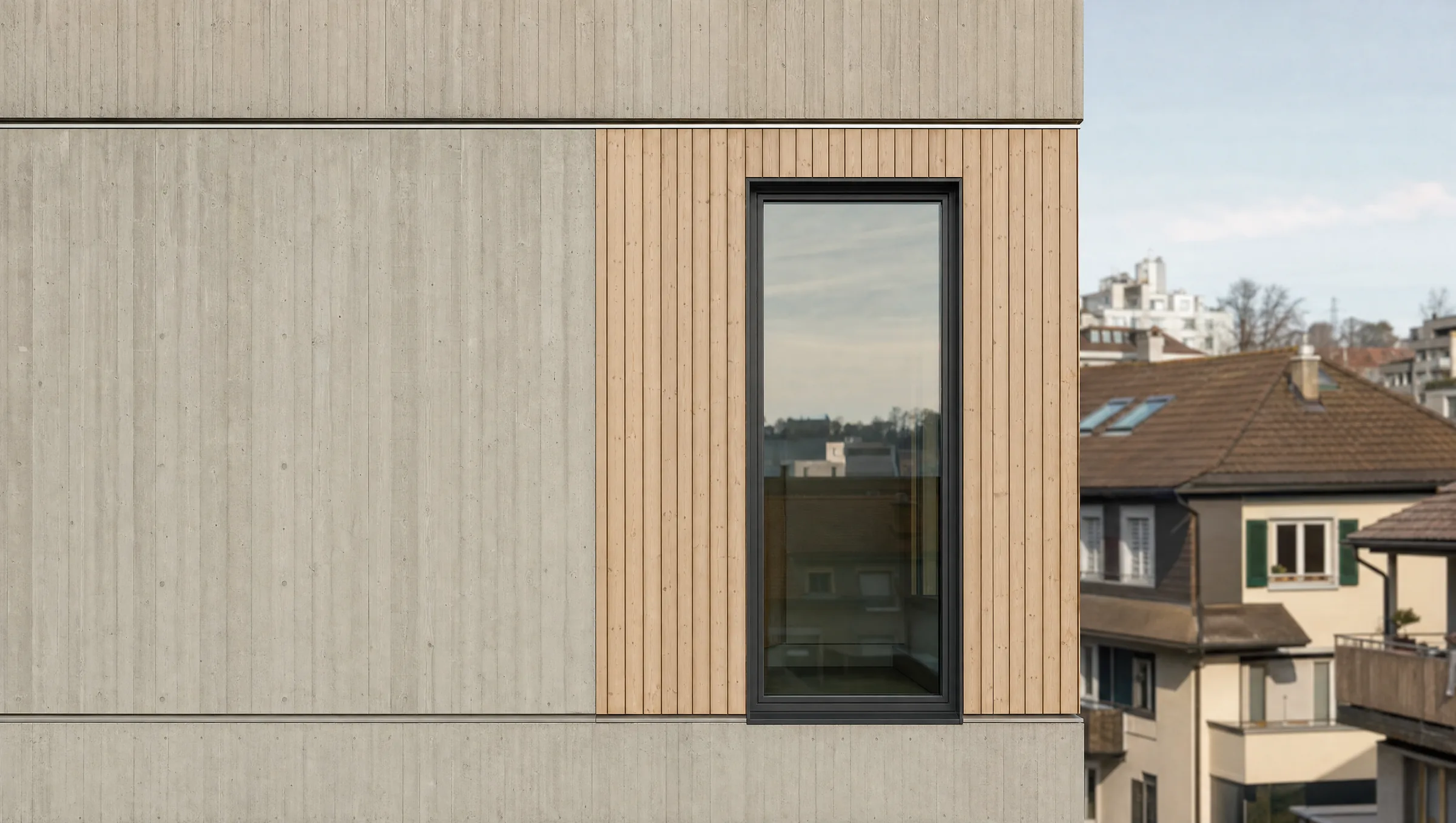 Immeuble urbain équipé en capotage aluminium sur châssis PVC