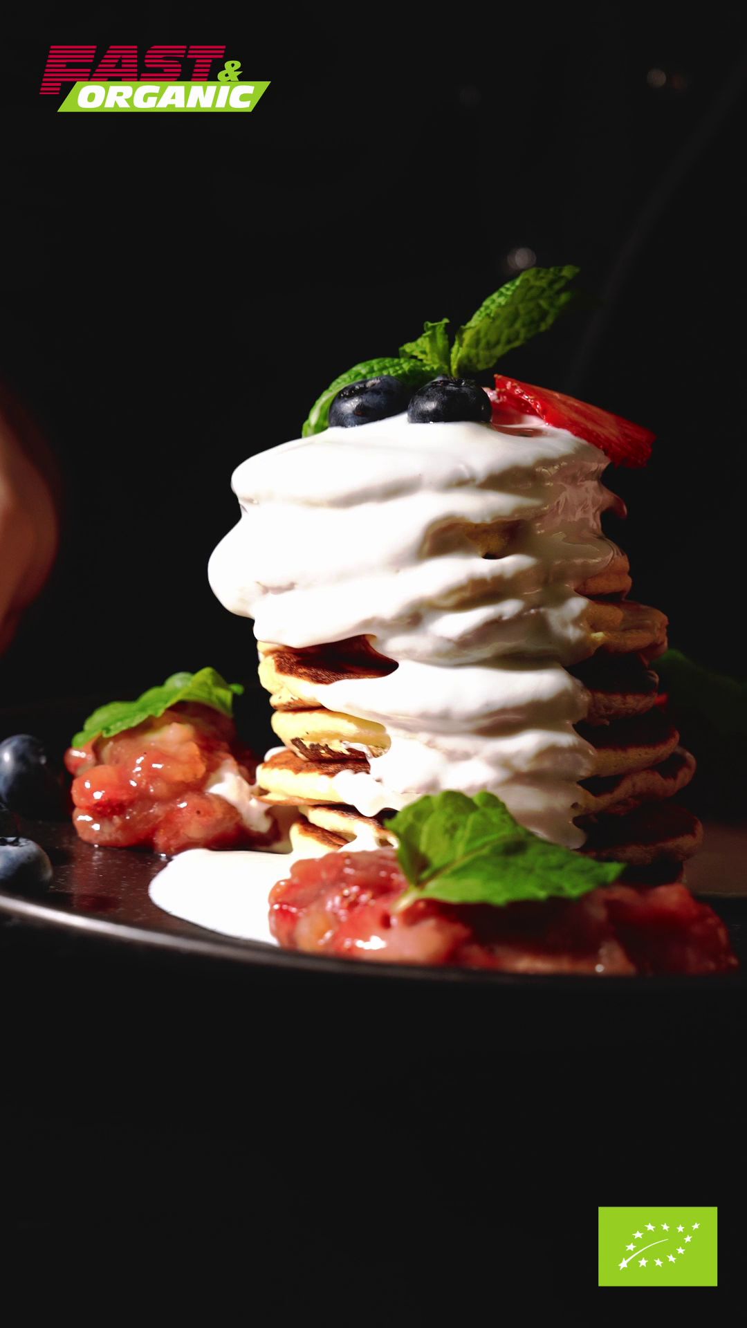 Cloud-Like Organic Fluffy Pancakes with Homemade Strawberry Jam 🥞🍓