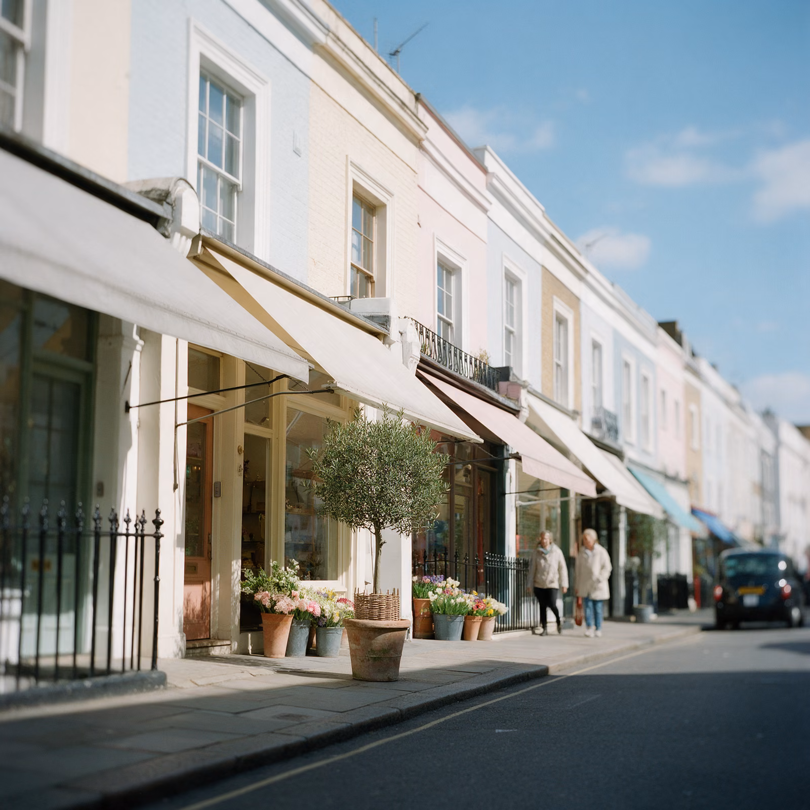 IT support Chelsea: period shopfronts on the King's Road, supported by Intouch Tech