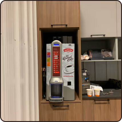 Machine à café professionnelle installée dans une entreprise à Québec