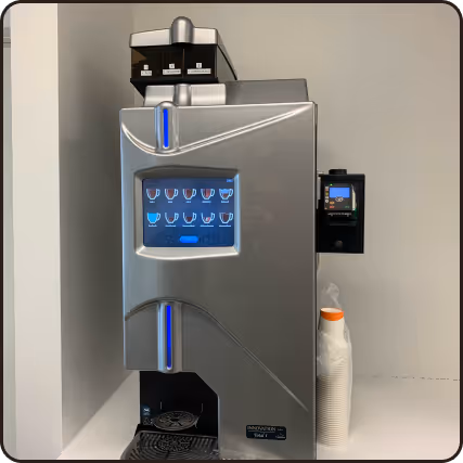 Machine à café professionnelle installée dans une entreprise à Québec