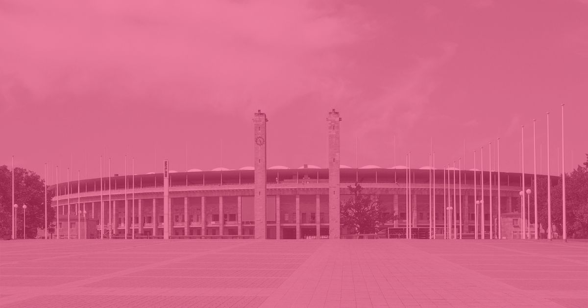 Berliner Olympiastadion mit pinkem Filter