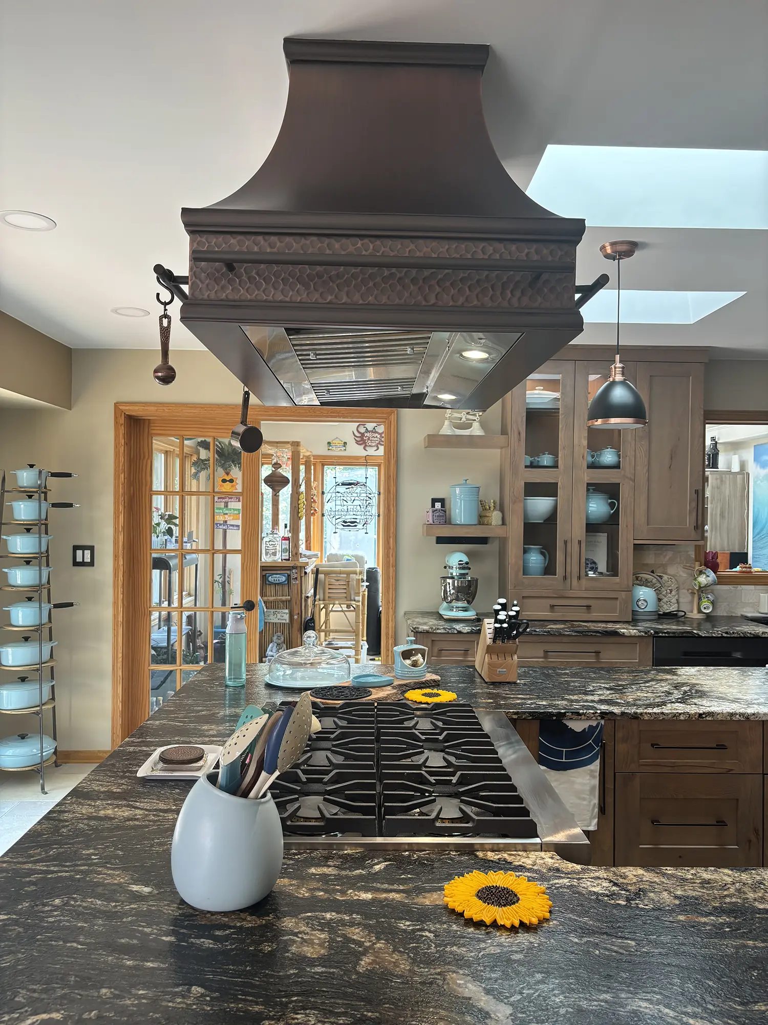 Dark countertops in kitchen