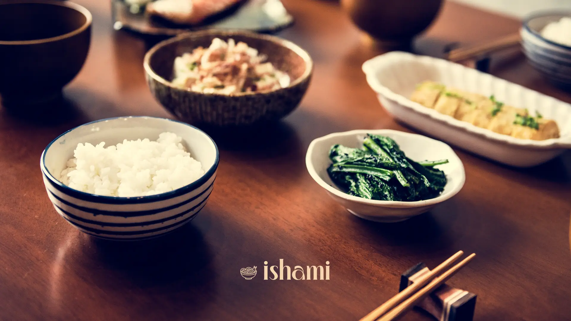 Moodboard - plat & food Ishami avec le logo du restauant