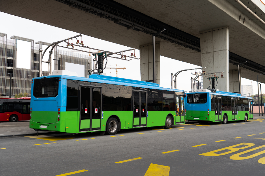 E-Bus-Förderung vor Kürzung: Was Busunternehmen jetzt wissen müssen