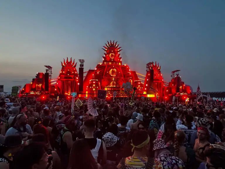 Elements Music and Arts Festival 2026: Fire Stage in Long Pond, foto 2