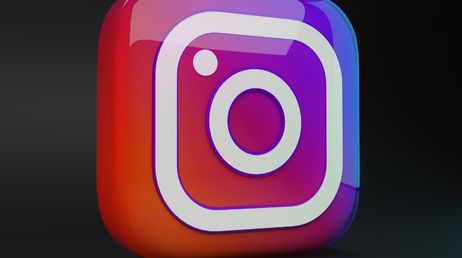 3D Instagram logo with glossy finish on dark background