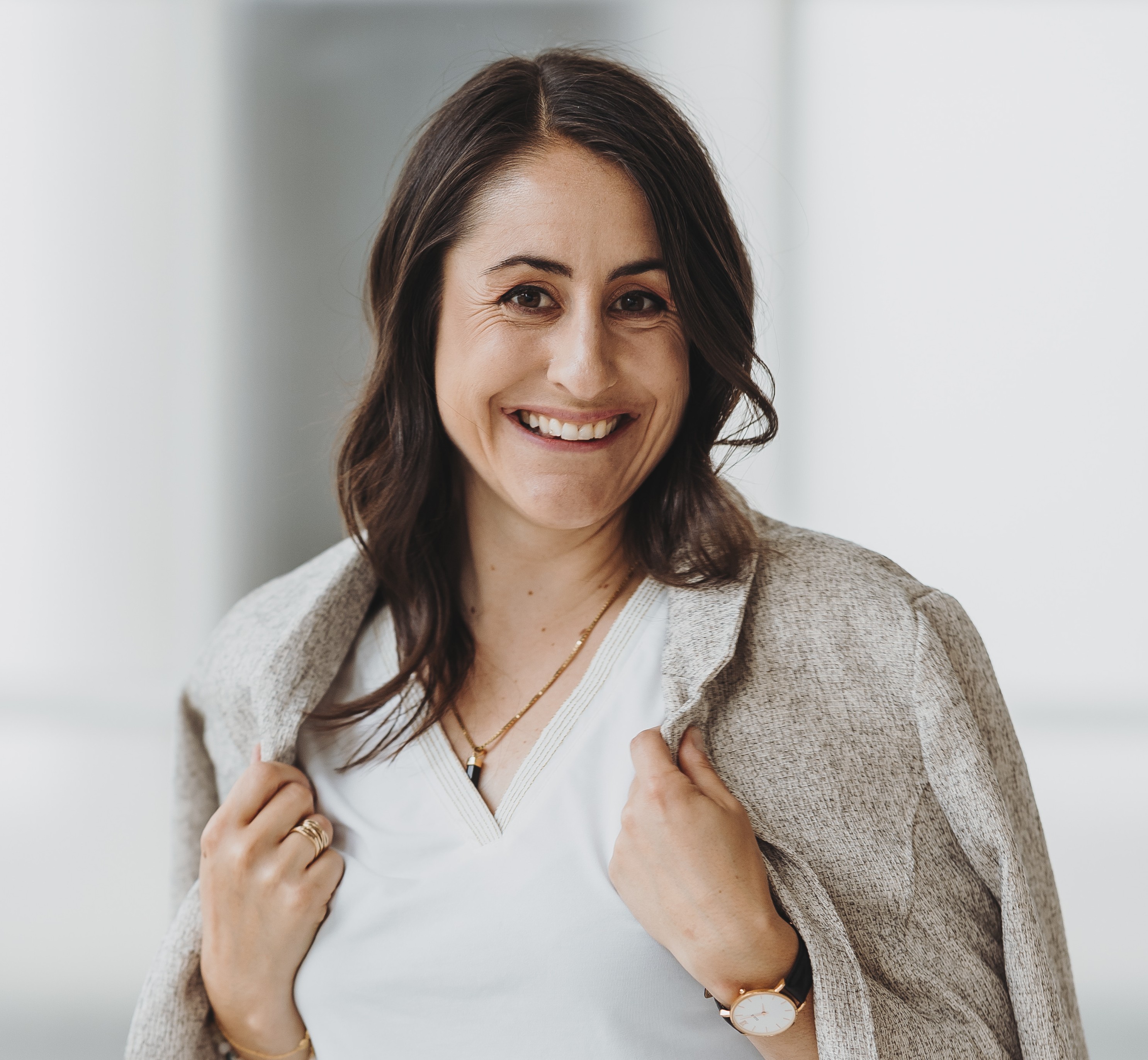 KMU Begleiterin Sandra Wettstein lächelt in die Kamera.