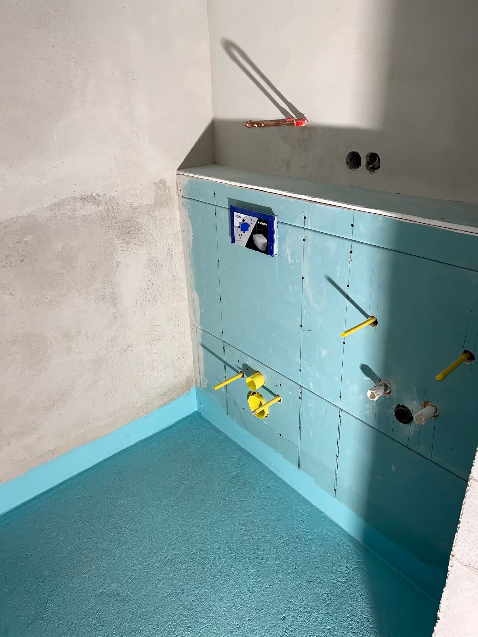 Großformatige Fliesenarbeiten im Badezimmer professionell umgesetzt in Aschaffenburg