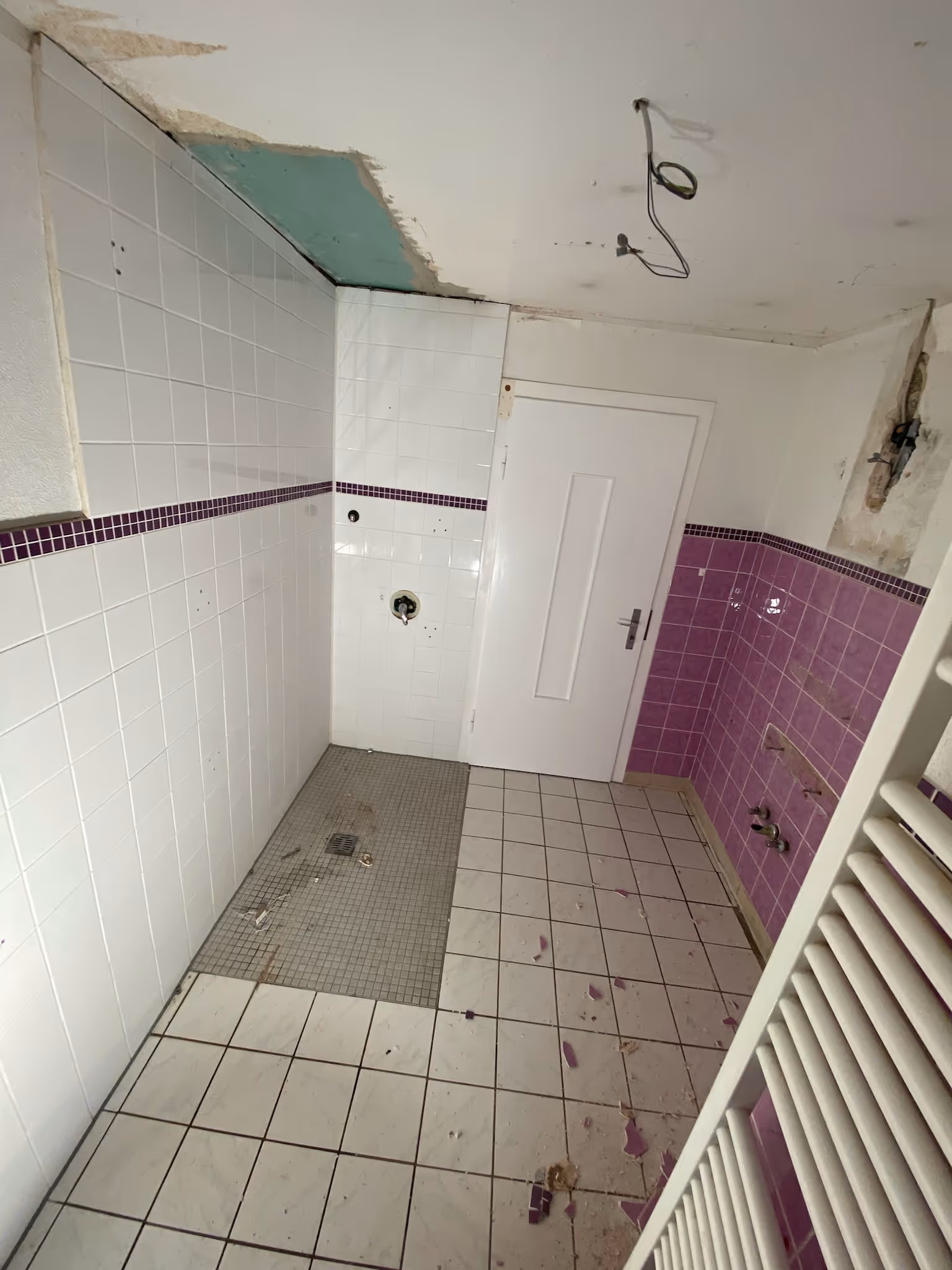 Großformatige Fliesen im Badezimmer fachgerecht ausgeführt in Aschaffenburg