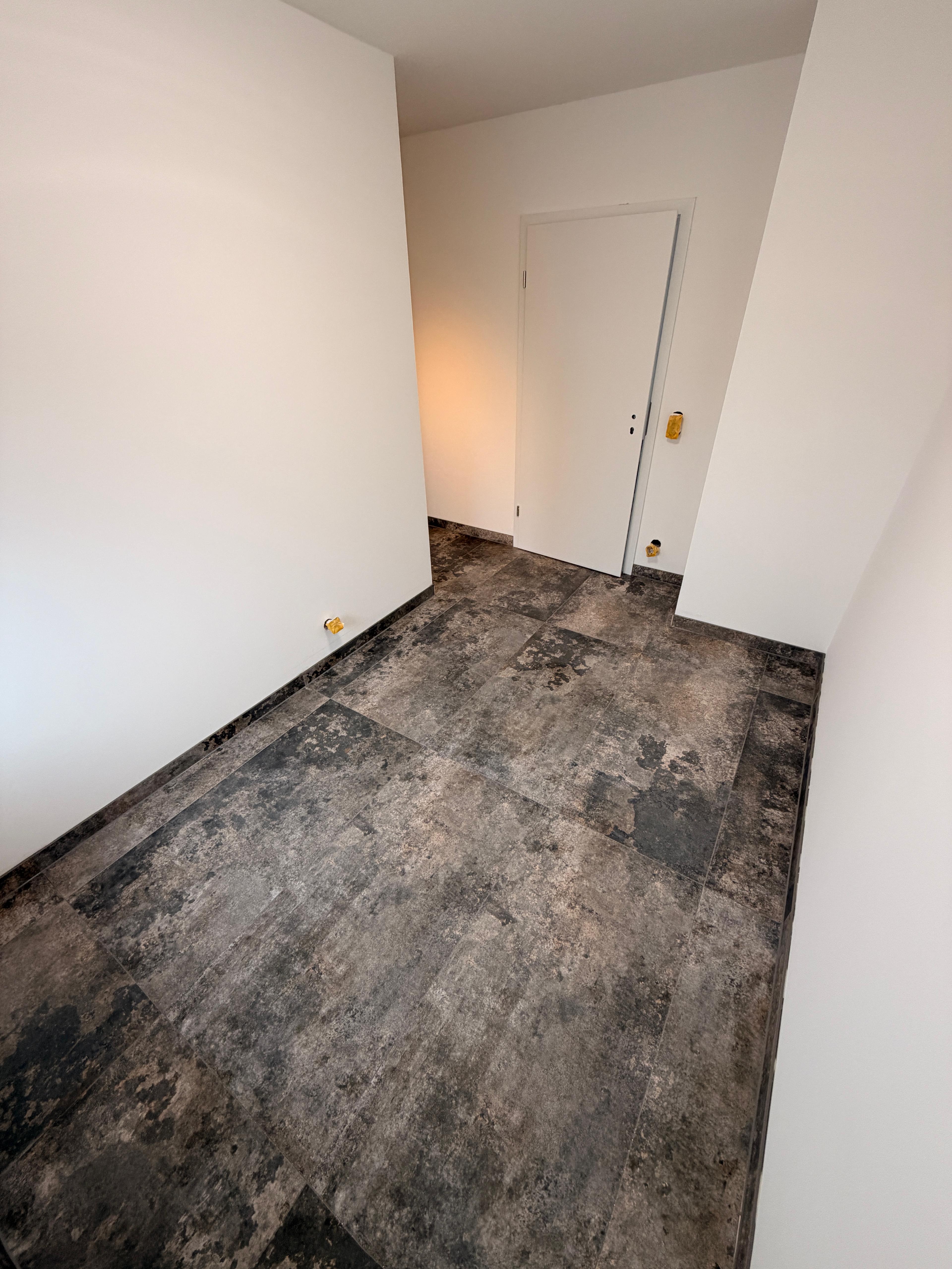 Exakte Fliesenarbeiten mit modernem Finish im Raum Maintal