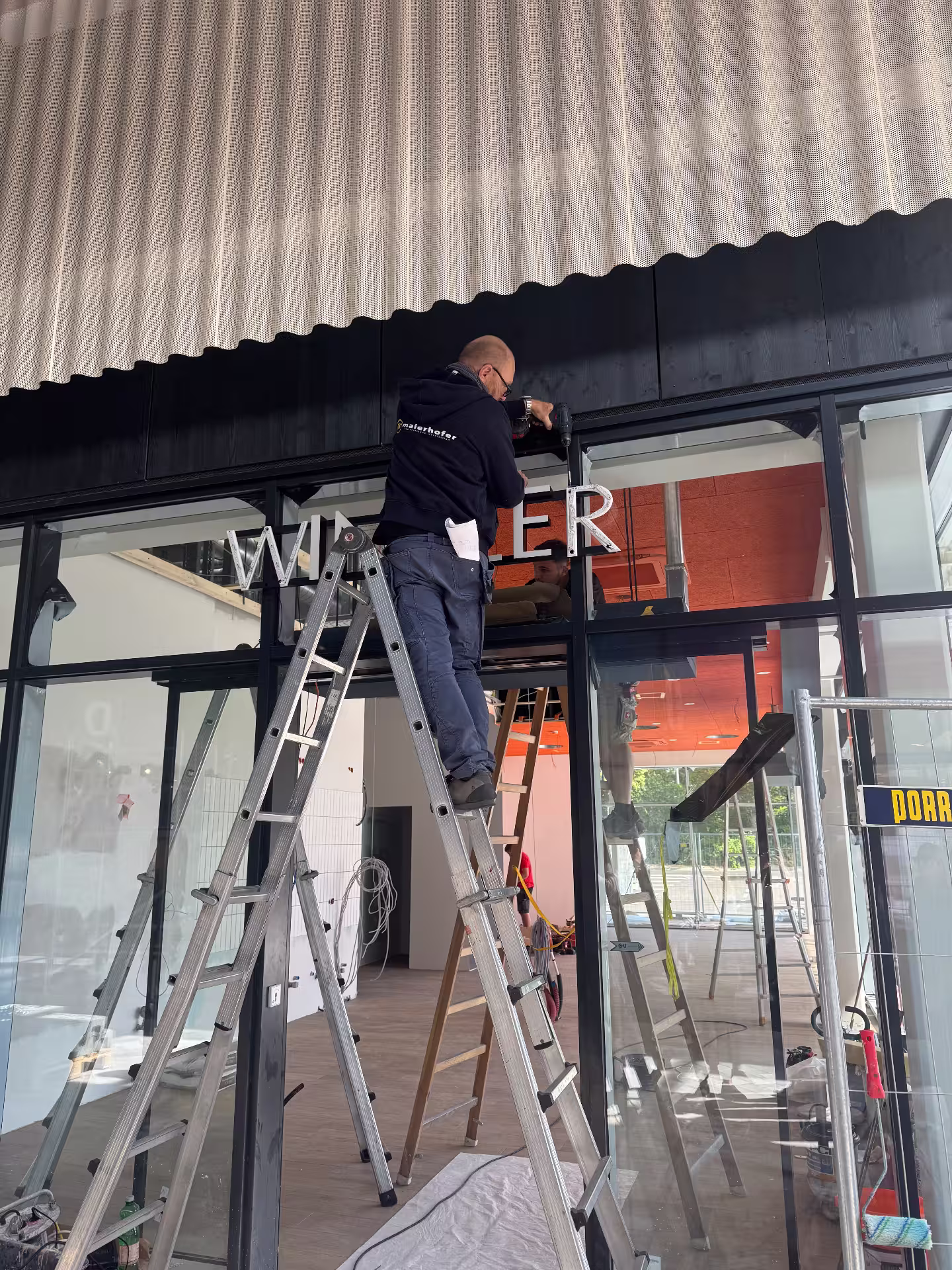The ZDR Investments team at PRO Linz shortly before the opening