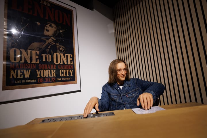 Statue en cire de John Lennon