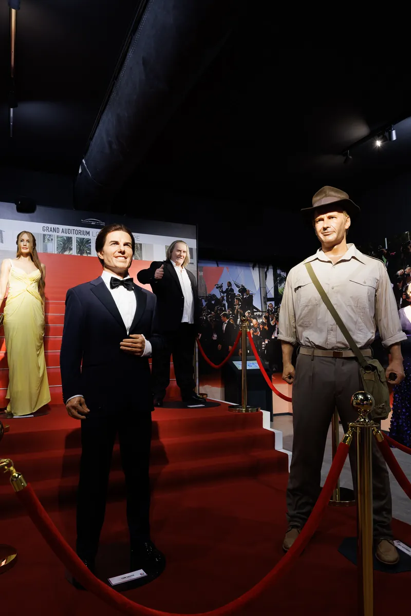 Statues de cire de Tom Cruise et Harrison Ford sur le tapis rouge du Festival de Cannes, au Wax of Legends