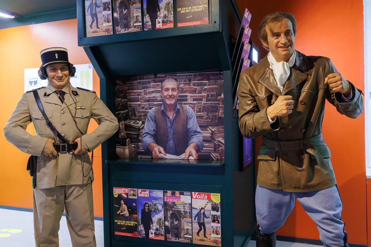 Magazine kiosk in the style of a celebrity magazine workshop, with the gendarme from the cinema walkthrough, at Wax of Legends