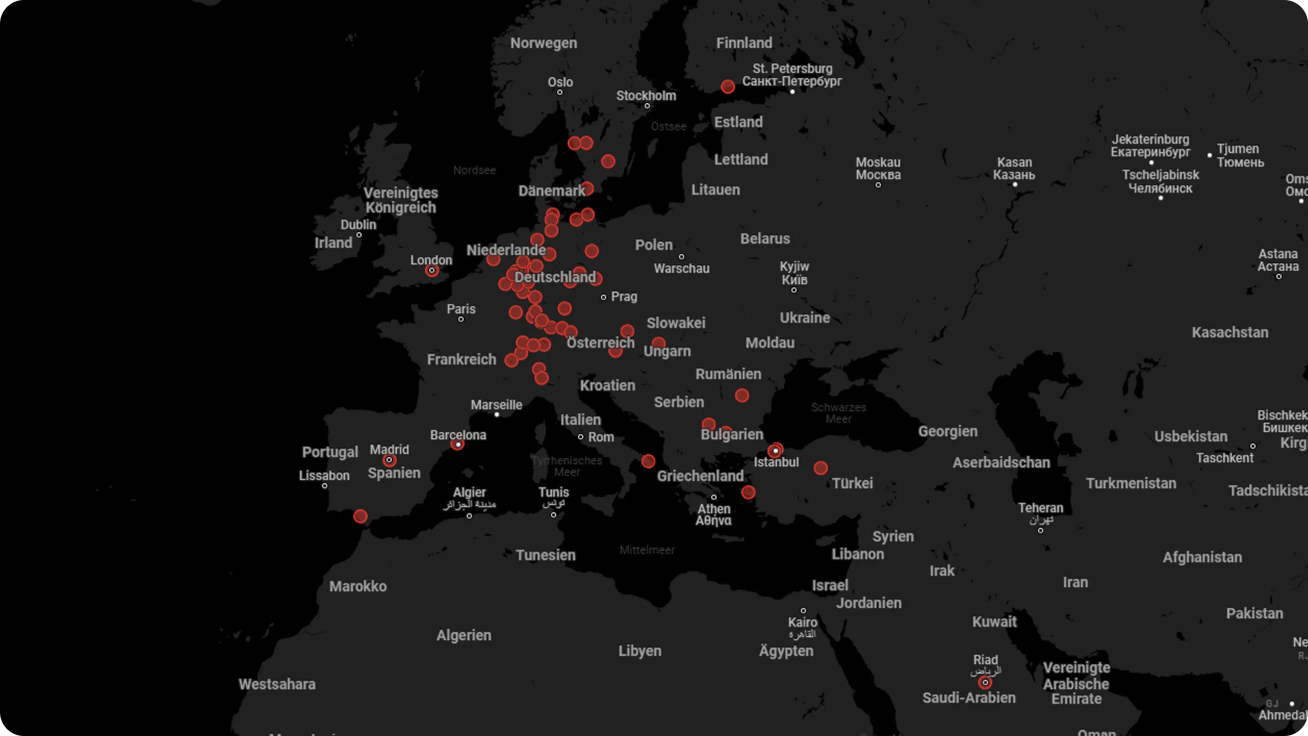 Karte von Europa, Nordafrika und Westasien mit roten adesso Standorte in mehreren Städten, darunter Deutschland, Spanien, Türkei und Saudi-Arabien.