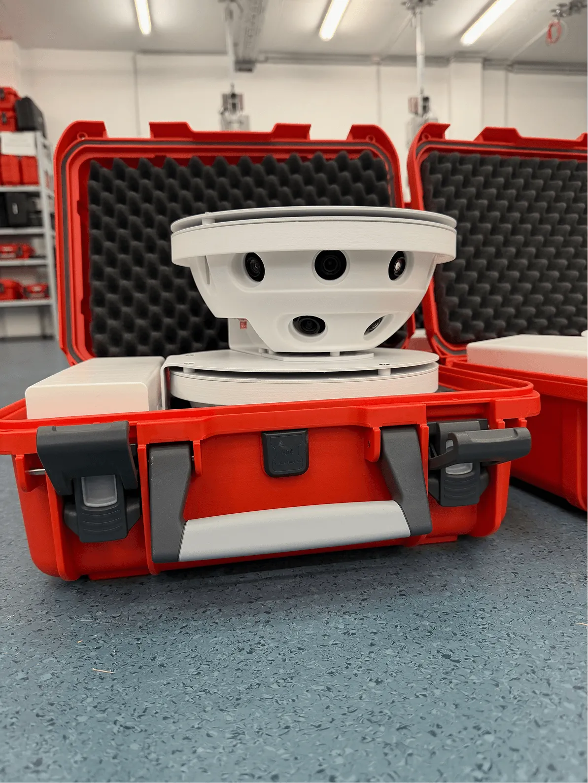 Mobile Kamera Staige Coach im roten Transportkoffer für das Gewinnspiel.