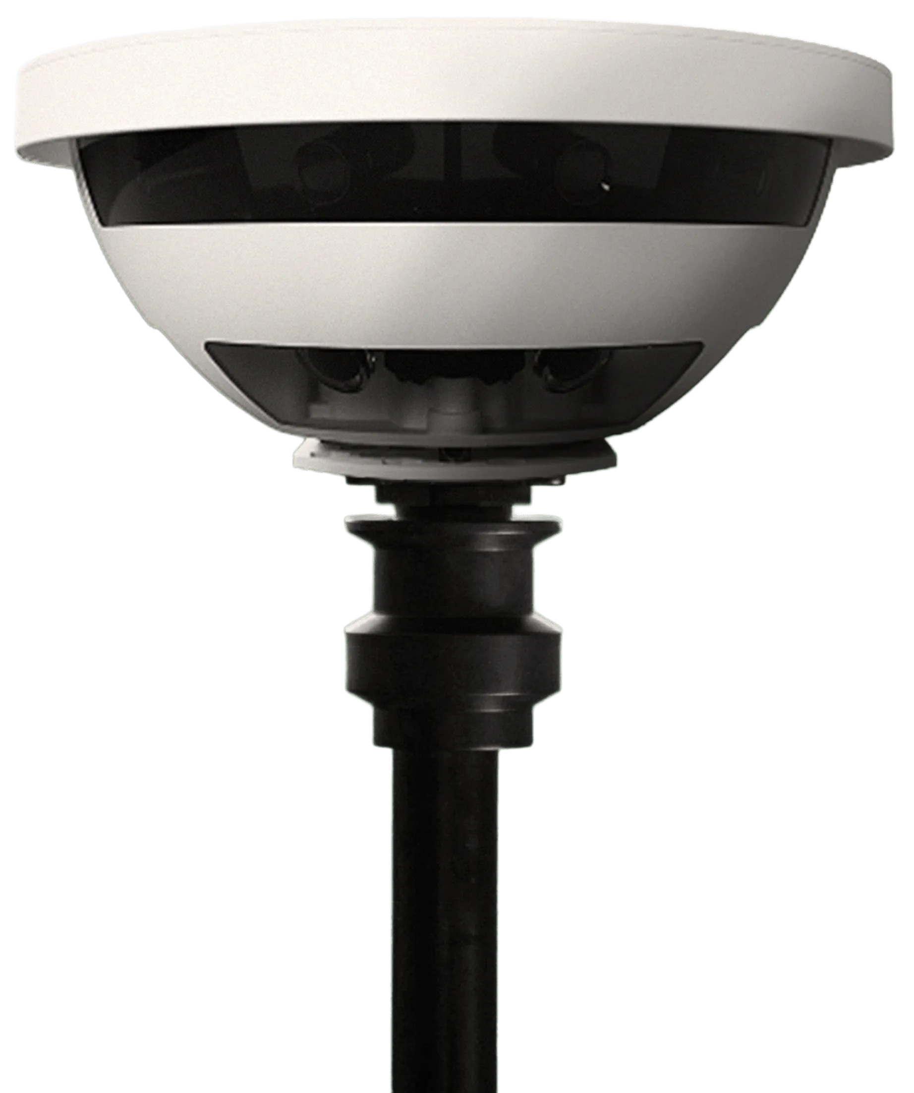 Nahaufnahme der mobilen Kamera „Staige K2X” auf einem Stativ vor Szenen verschiedener Sportarten wie Fußball, Reiten, Eishockey, Basketball oder Handball.