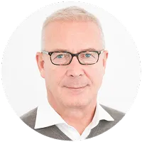 Profilbild von Thomas Treß, Finanzvorstand der BVB AG und zuständig für Finanzen, Organisation, Recht & IT. Dipl.-Kaufmann, ausgebildeter Steuerberater und Wirtschaftsprüfer.