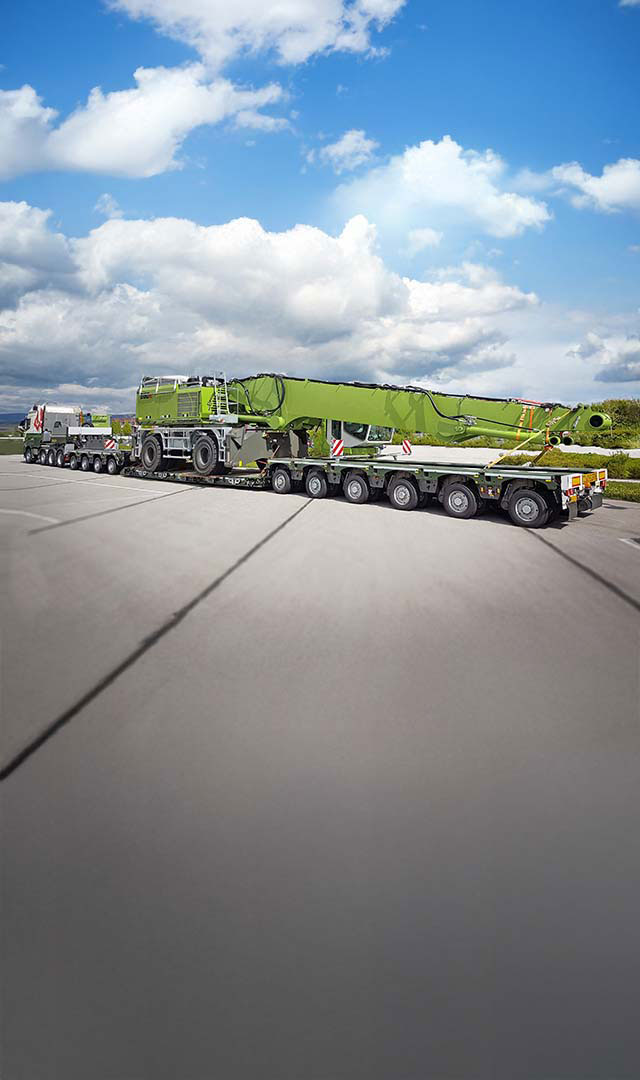 CombiMAX vehicles from the company Faymonville, loaded.