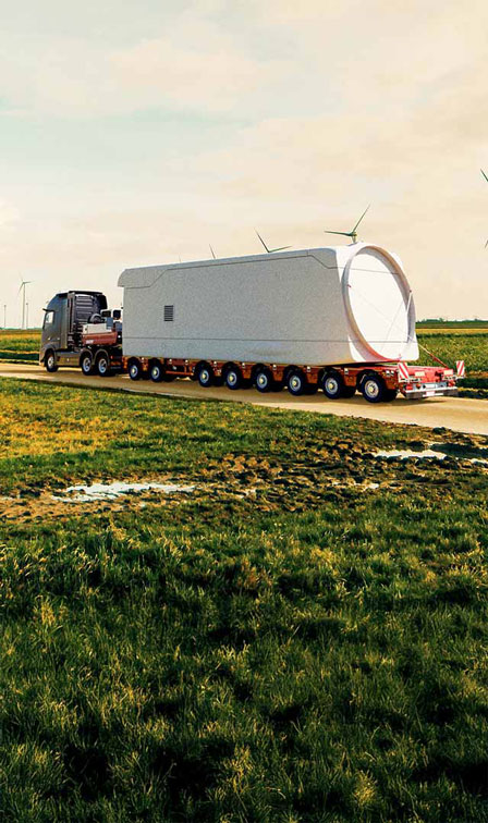 MAX810 vehicles from the company MAXTrailer, loaded with wind industry parts.