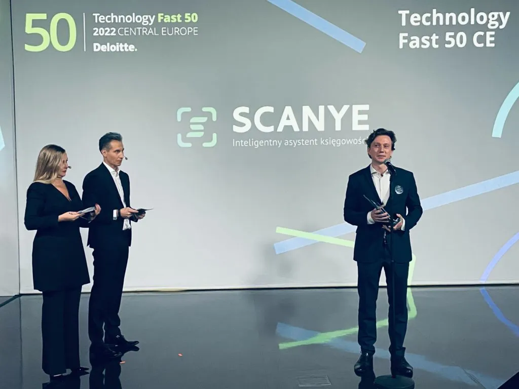 Tadeusz-Chrusciel-odbiera-nagrode-dla-Scanye