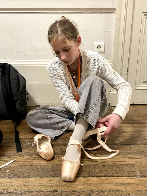 Le rêve de danse d'Arwen prend vie à l'Opéra de Paris, grâce à vos gouttes d'eau