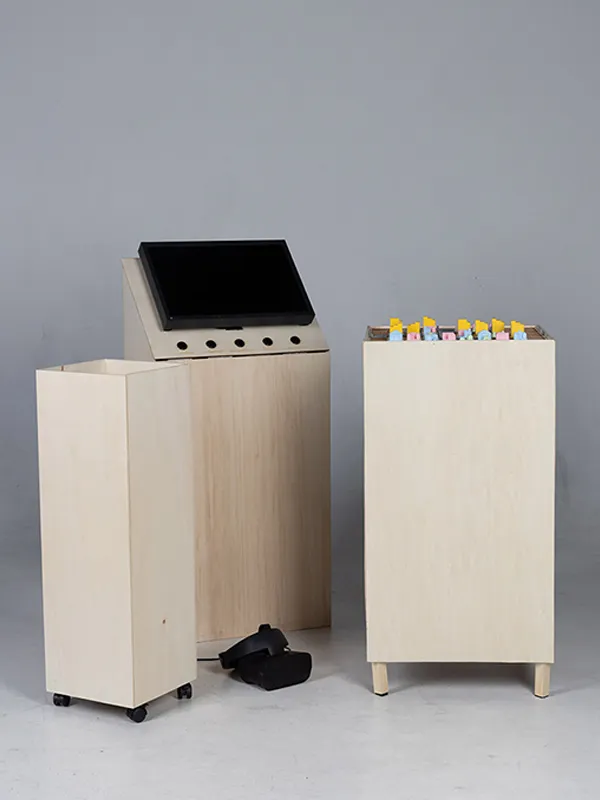 The whole installation of Urbanova in front of a withe background.