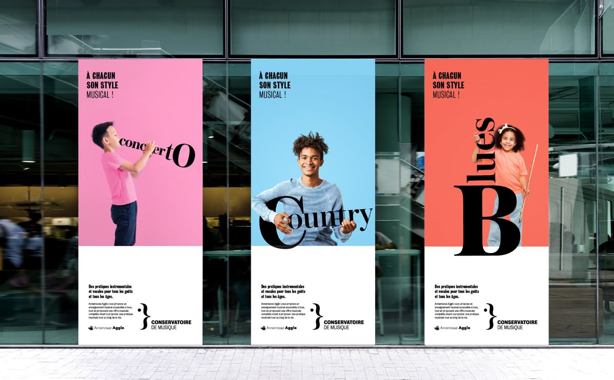 Custom roll up banner printing and exhibition branding in Dubai