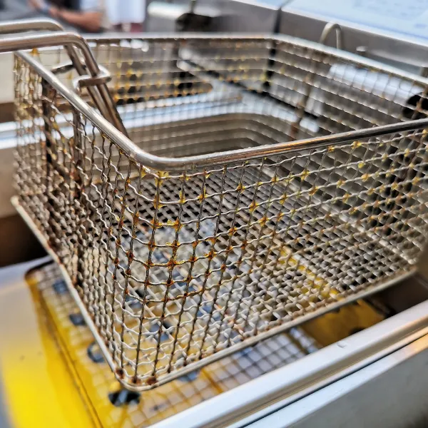 Commercial deep fryer