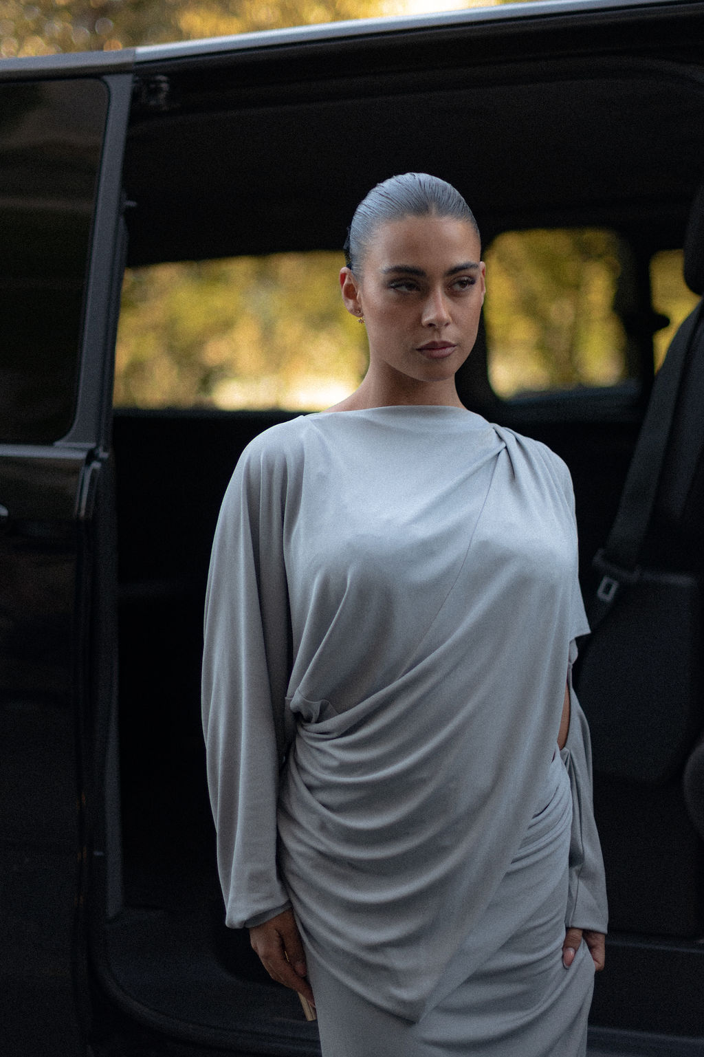 Robe drapée pendant le défilé Mugler lors de la Fashion Week de Paris