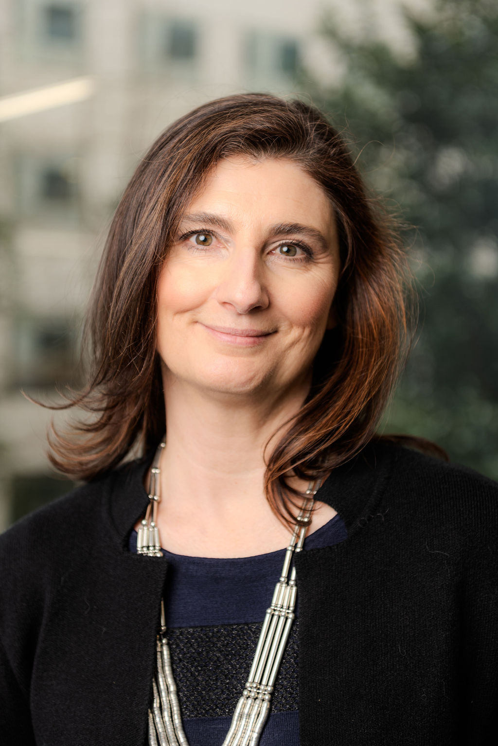 Portrait serré professionnel pour une séance lors de la journée de la femme