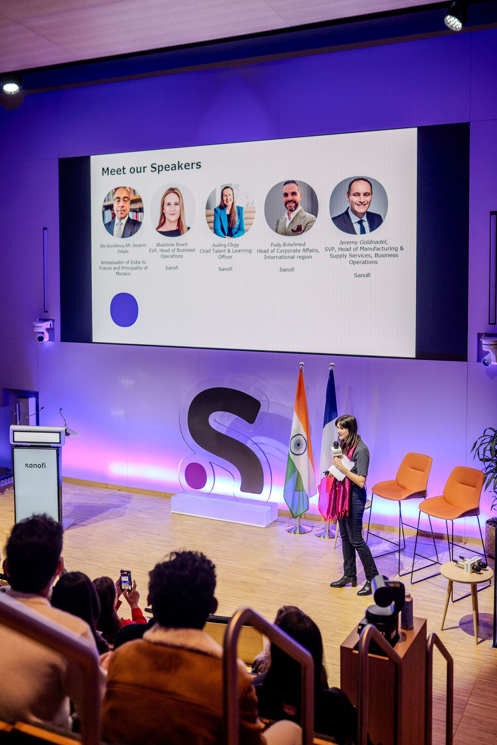 Discours lors d'un évènement corporate à Paris pour Sanofi