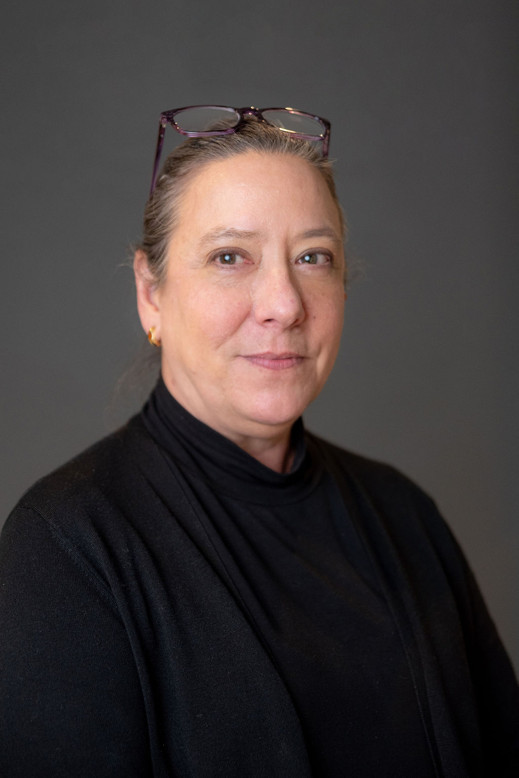 Portrait féminin et élégant à Paris pour l'entreprise Sanofi 