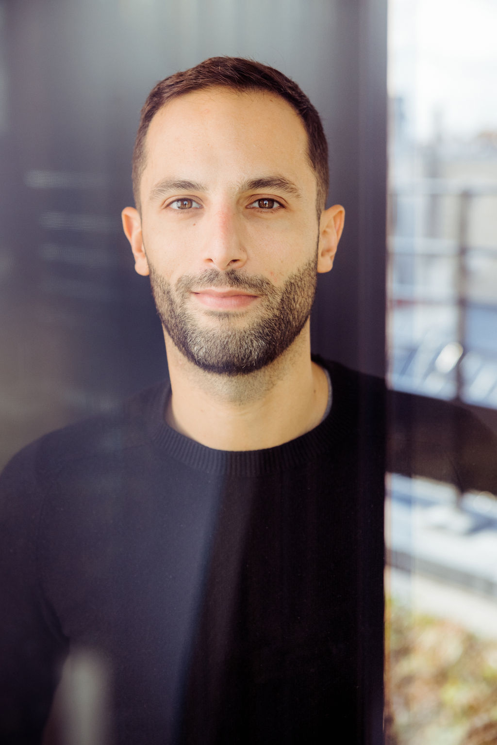 Portrait corporate élégant et artistique à Paris