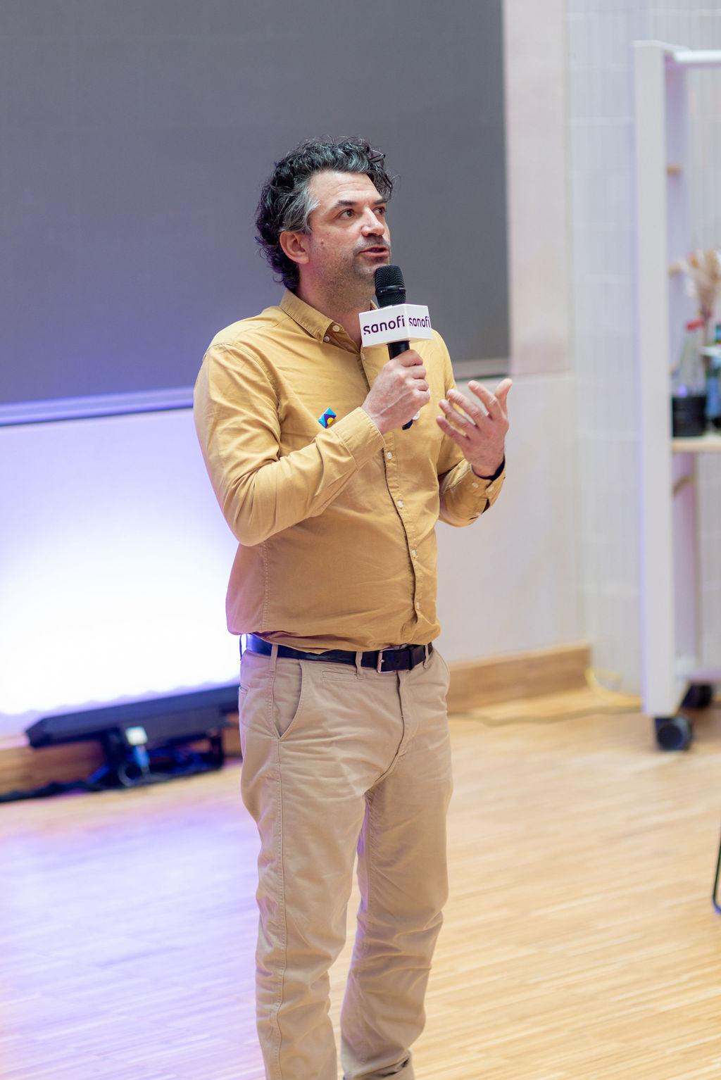 Prise de parole lors d'un évènement Sanofi à Paris