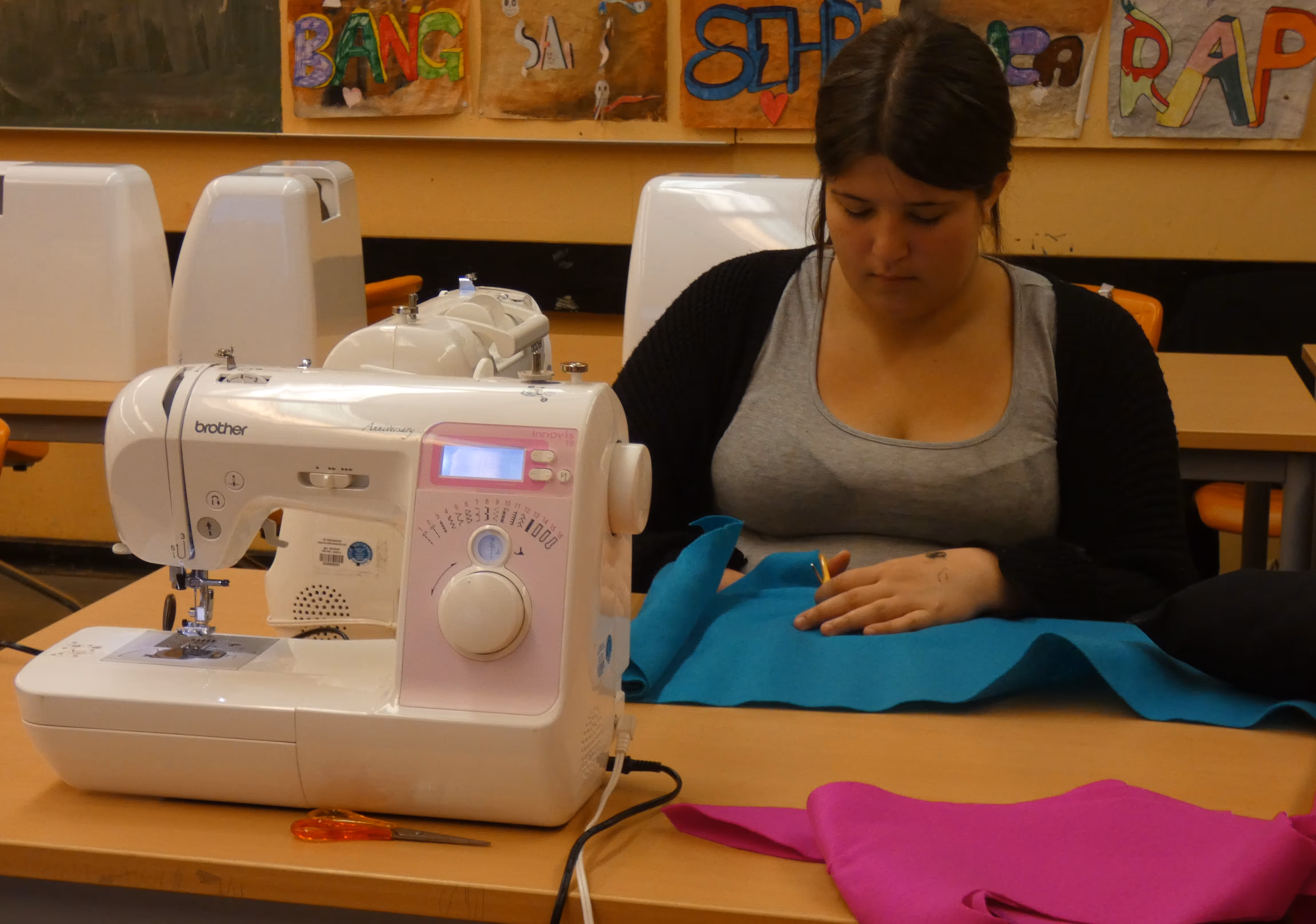 Arbeit an der Nähmaschine